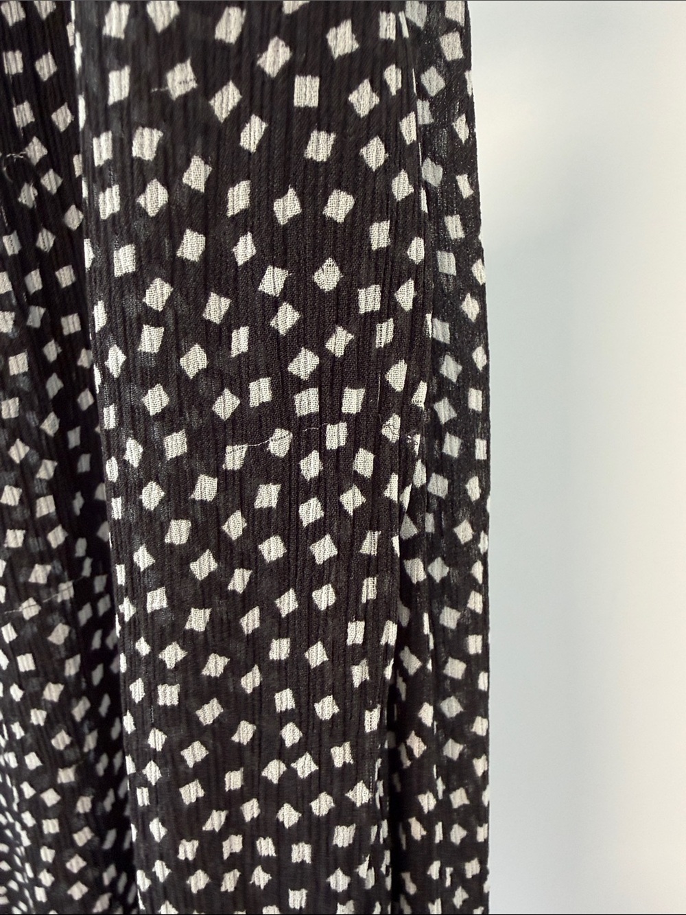 Black and White Elegant Pleated Polka Dot Skirt. - Picture 11 of 12